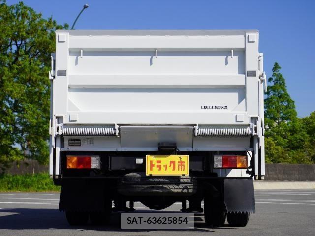 Nissan ATLAS 2014-05 1584282-7