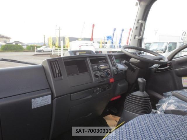 Nissan ATLAS 2024-09 1741061-12