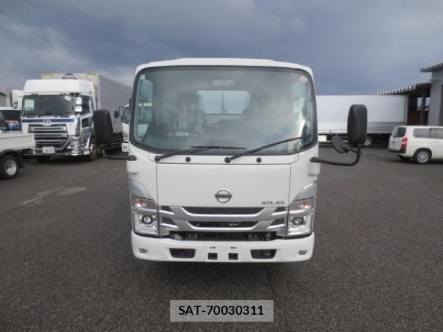Nissan ATLAS 2024-09 1741061-5