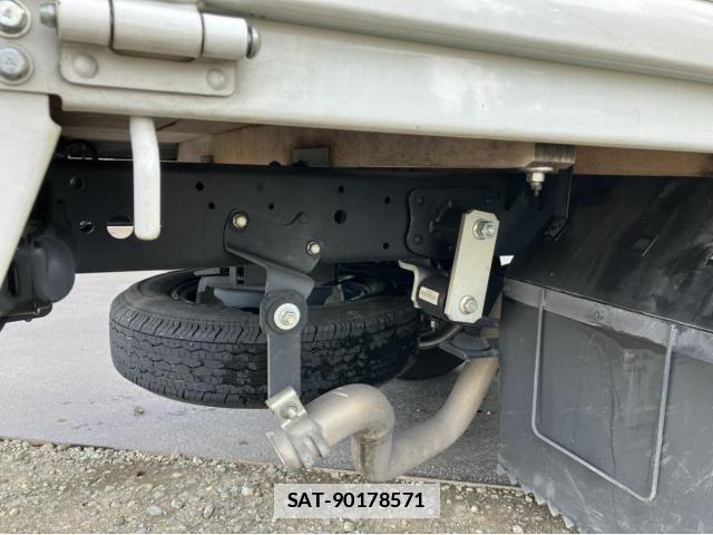 Nissan ATLAS 2020-03 2076638-11