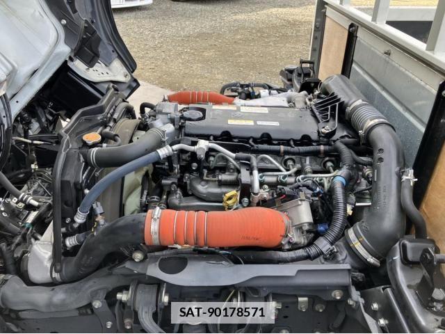 Nissan ATLAS 2020-03 2076638-19