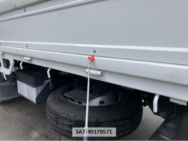 Nissan ATLAS 2020-03 2076638-25