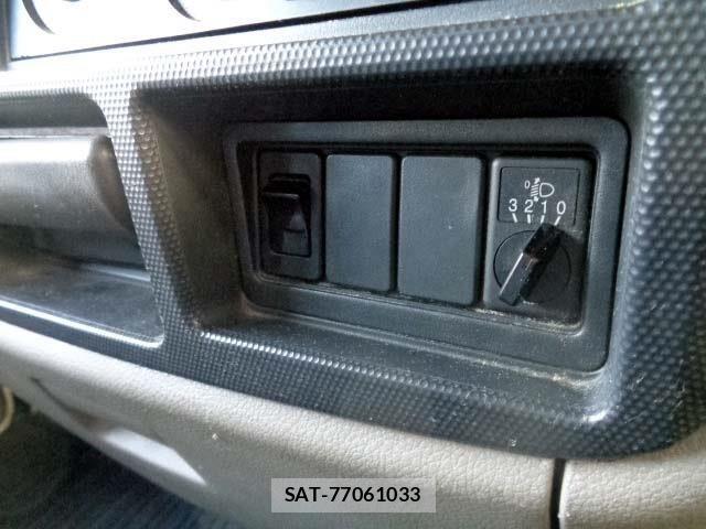 Nissan ATLAS 2015-02 2659703-7