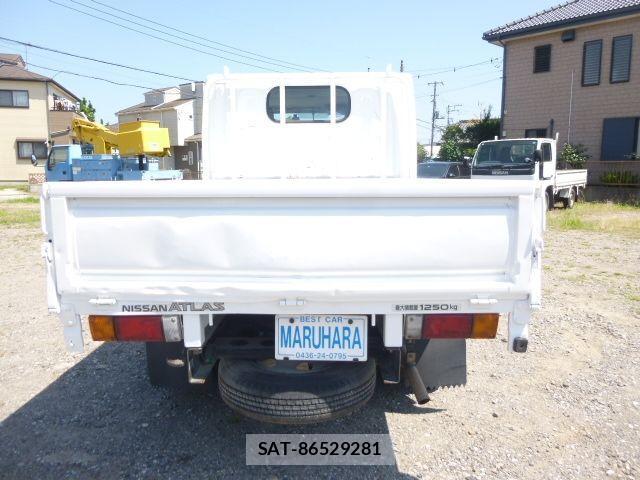 Nissan ATLAS 2009-10 2827601-7