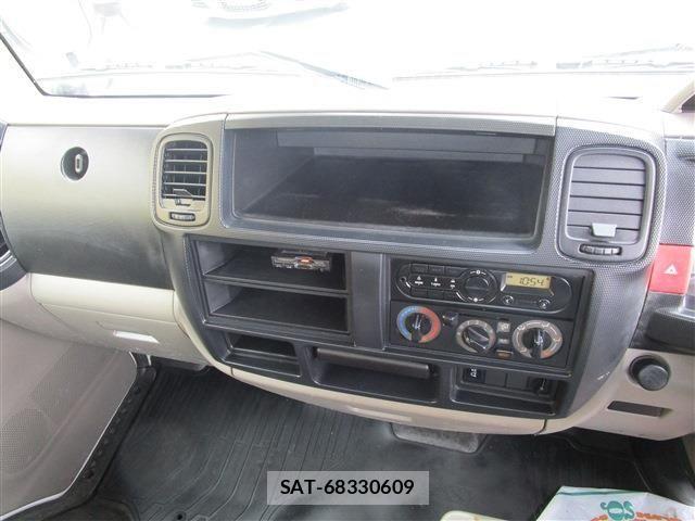 Nissan ATLAS 2017-05 4138540-10