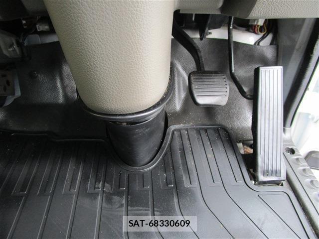 Nissan ATLAS 2017-05 4138540-12