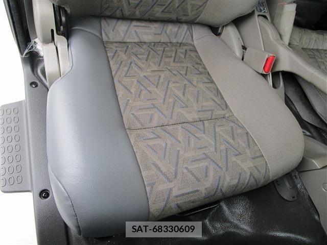 Nissan ATLAS 2017-05 4138540-15