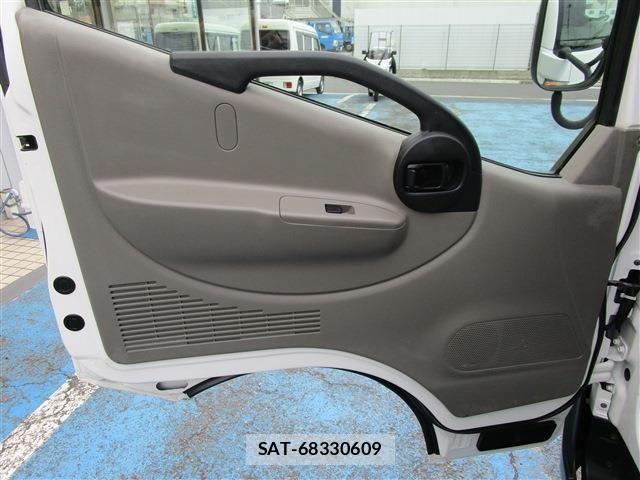 Nissan ATLAS 2017-05 4138540-21