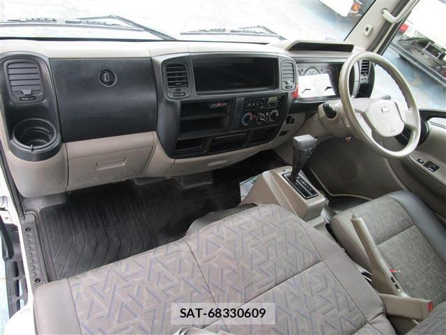 Nissan ATLAS 2017-05 4138540-22