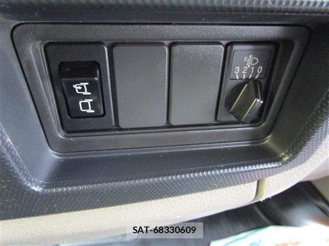 Nissan ATLAS 2017-05 4138540-24