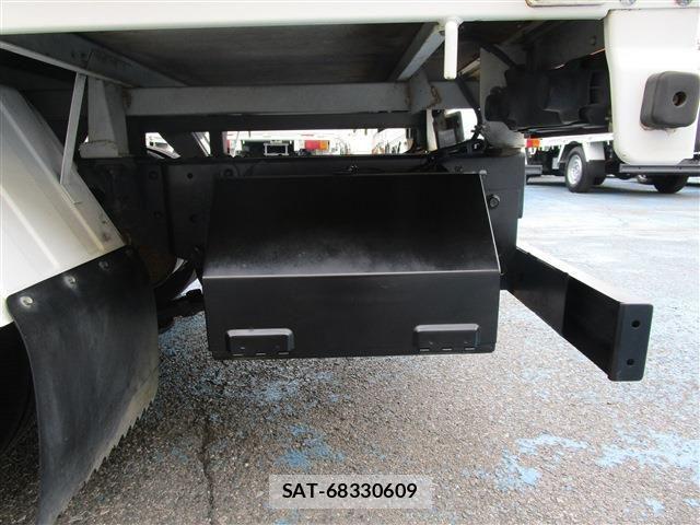 Nissan ATLAS 2017-05 4138540-27
