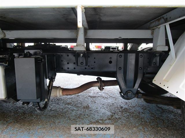 Nissan ATLAS 2017-05 4138540-29