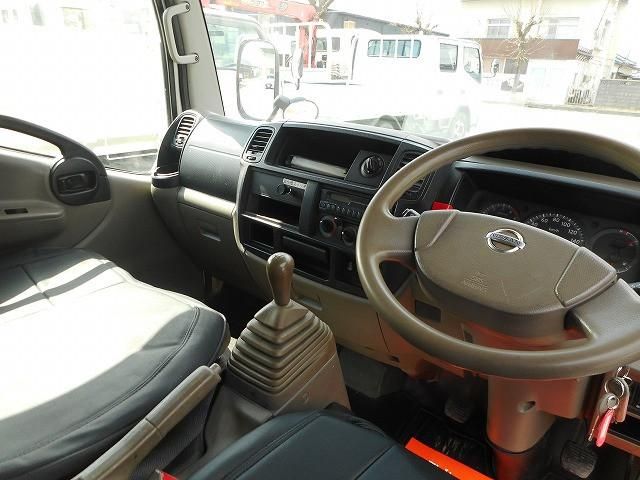 Nissan ATLAS 2015-03 4384402-11