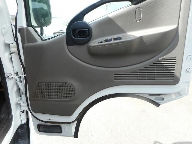 Nissan ATLAS 2015-03 4384402-13
