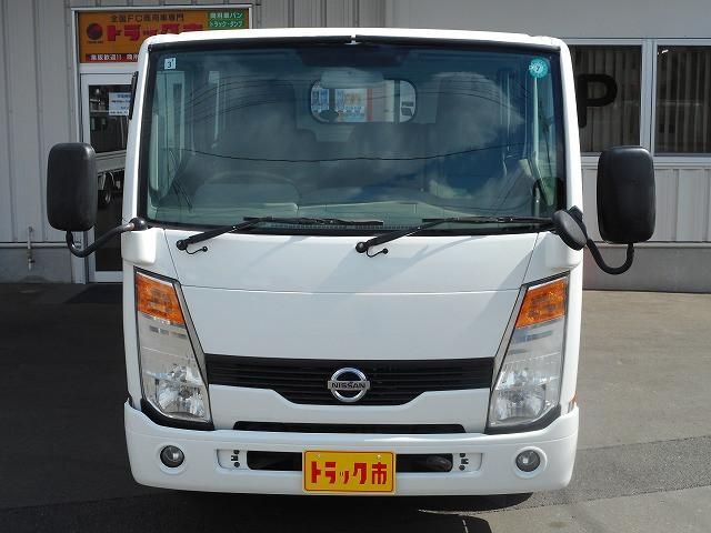 Nissan ATLAS 2015-03 4384402-1