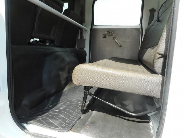Nissan ATLAS 2015-03 4384402-19