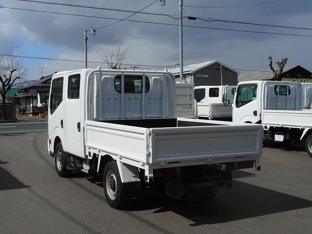 Nissan ATLAS 2015-03 4384402-7