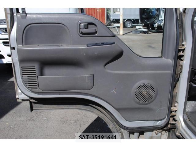 Nissan ATLAS 2003-02 4638024-24