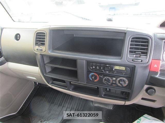 Nissan ATLAS 2021-03 4638022-10