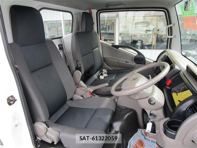 Nissan ATLAS 2021-03 4638022-13
