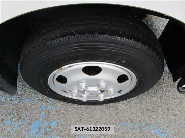 Nissan ATLAS 2021-03 4638022-19