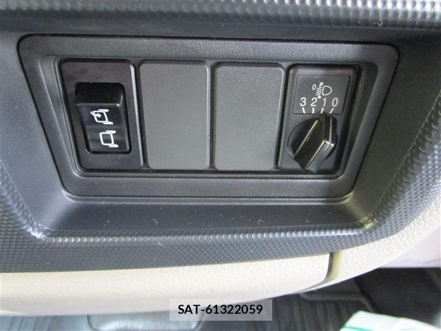 Nissan ATLAS 2021-03 4638022-24