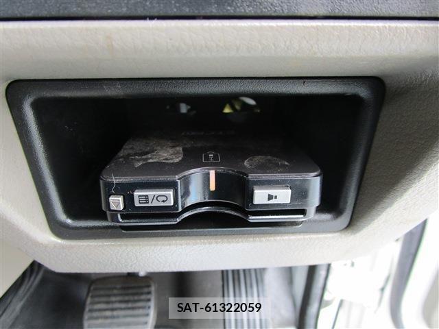 Nissan ATLAS 2021-03 4638022-25