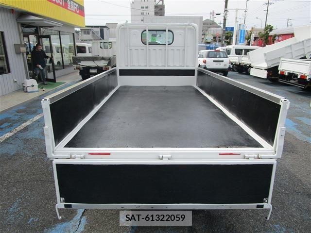 Nissan ATLAS 2021-03 4638022-5