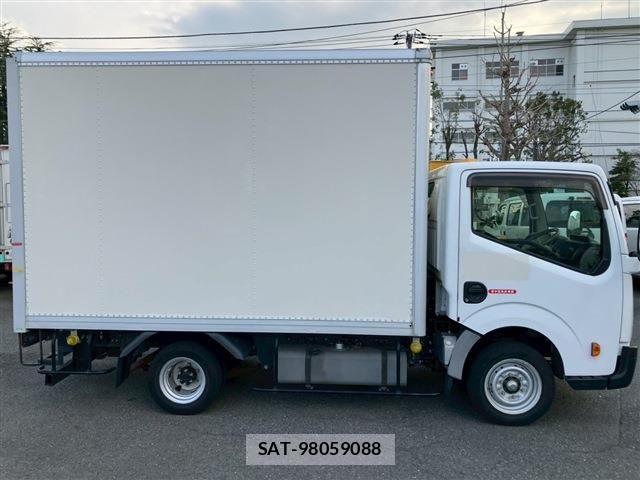 Nissan ATLAS 2015-11 4751214-3