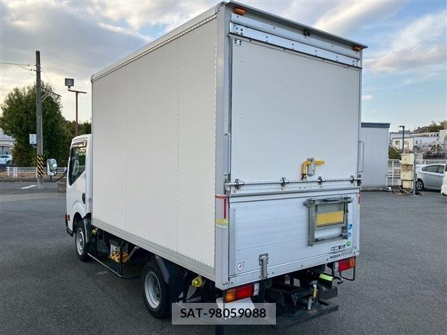 Nissan ATLAS 2015-11 4751214-6