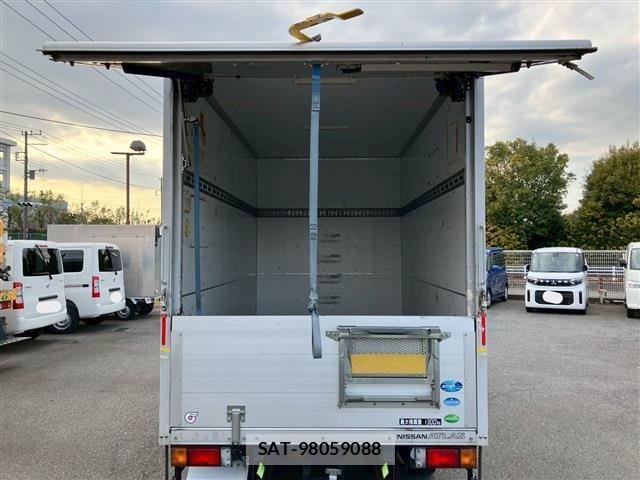 Nissan ATLAS 2015-11 4751214-8