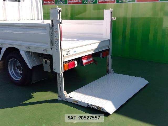 Nissan ATLAS 2019-04 4751193-6
