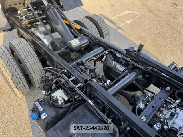 Nissan ATLAS 2021-01 4929578-15