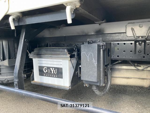 Nissan ATLAS 2012-04 4929651-10
