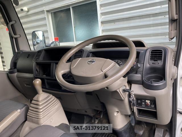 Nissan ATLAS 2012-04 4929651-17