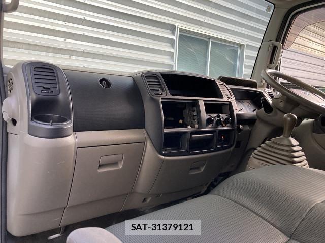 Nissan ATLAS 2012-04 4929651-21