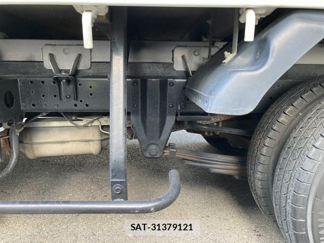 Nissan ATLAS 2012-04 4929651-26