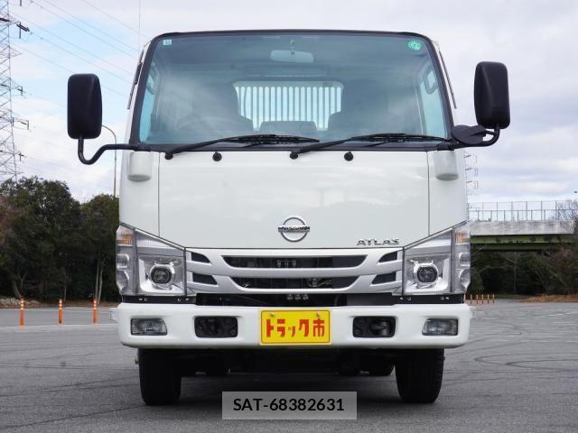 Nissan ATLAS 2021-09 4929572-6