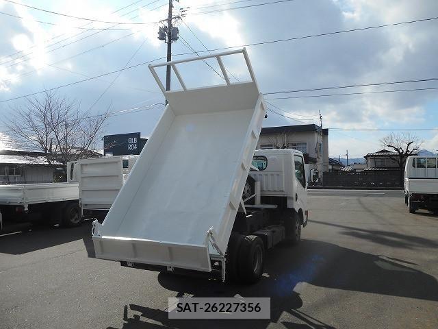Nissan ATLAS 2012-05 4929630-9