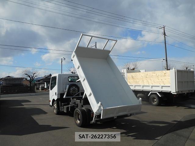 Nissan ATLAS 2012-05 4929630-10