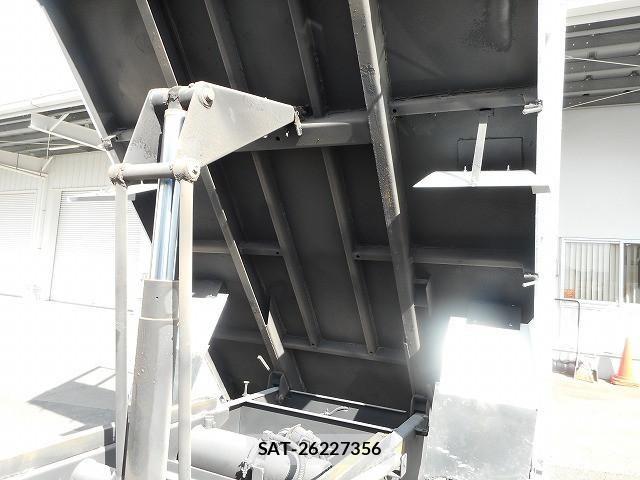 Nissan ATLAS 2012-05 4929630-13