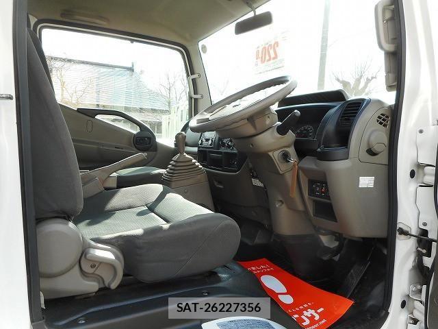 Nissan ATLAS 2012-05 4929630-16