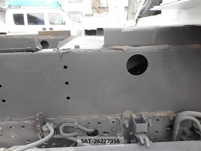 Nissan ATLAS 2012-05 4929630-23