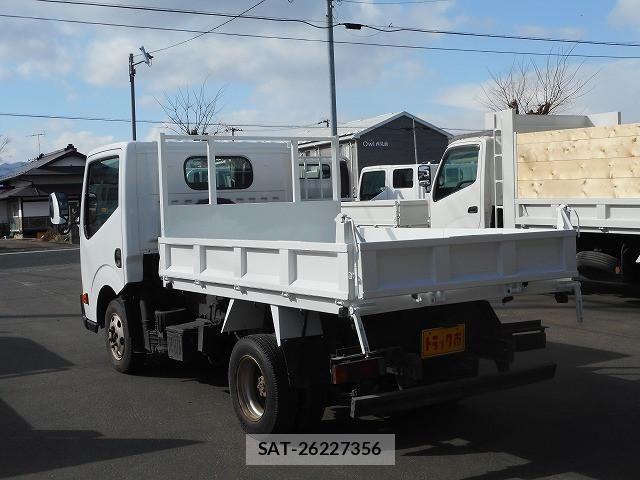 Nissan ATLAS 2012-05 4929630-7