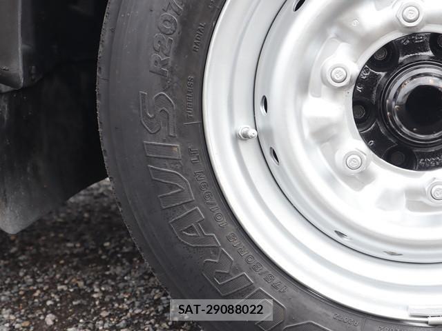 Nissan ATLAS 2019-09 5860277-19
