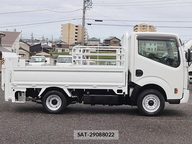 Nissan ATLAS 2019-09 5860277-7