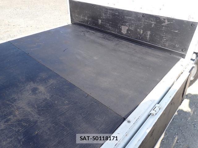 Nissan ATLAS 2019-03 5860274-8