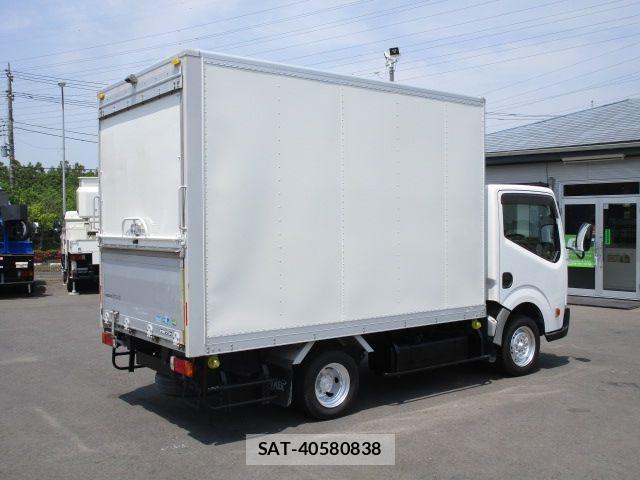 Nissan ATLAS 2015-04 5860282-3