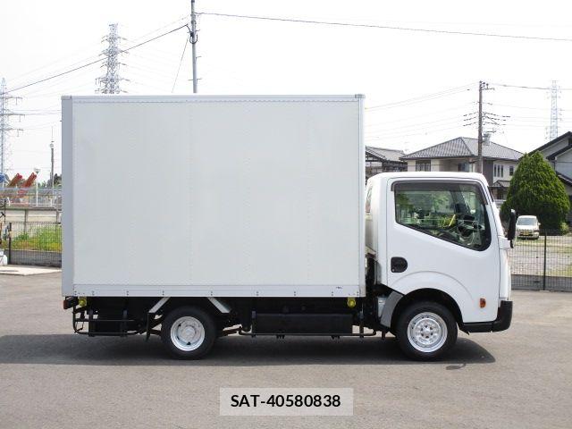 Nissan ATLAS 2015-04 5860282-4