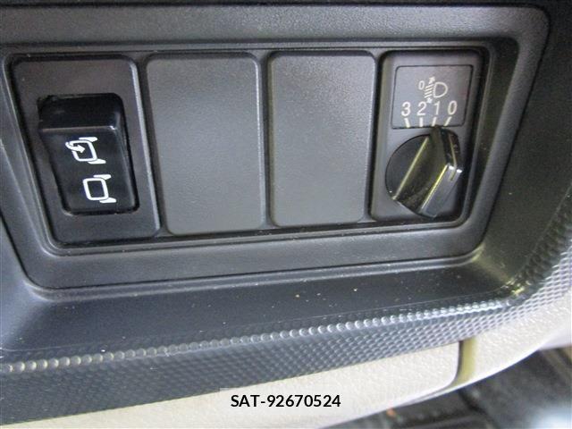 Nissan ATLAS 2017-03 5860276-26